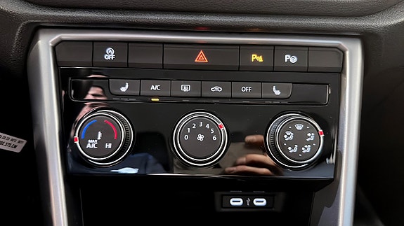 Volkswagen T-Roc 18 of 19
