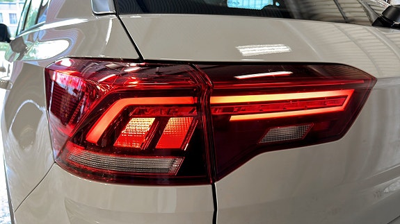 Volkswagen T-Roc 14 of 19