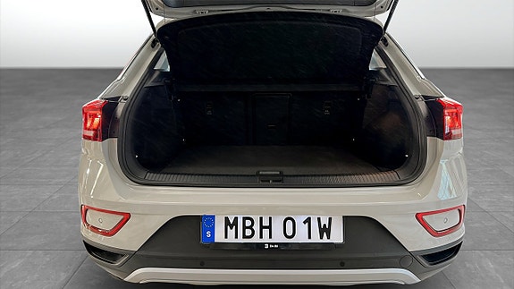 Volkswagen T-Roc 13 of 19