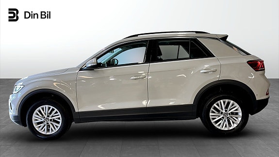 Volkswagen T-Roc 2 of 19