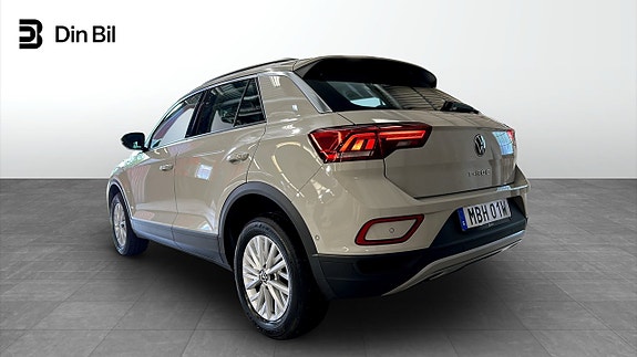 Volkswagen T-Roc 3 of 19