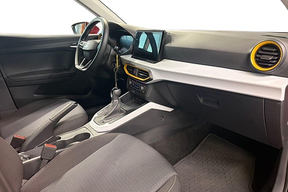 Seat Arona 13 of 15