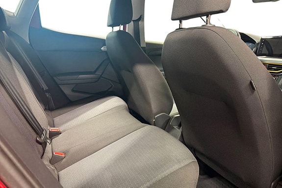 Seat Arona 14 of 15