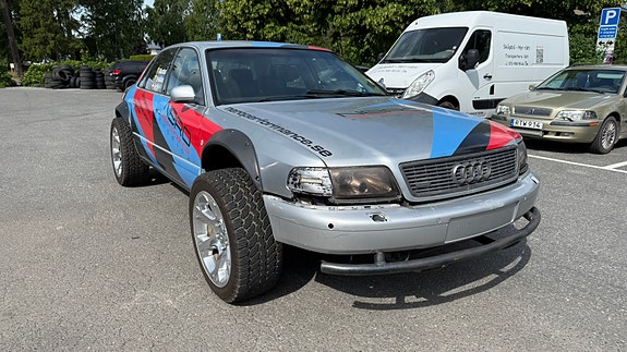 Audi A8 2 of 5