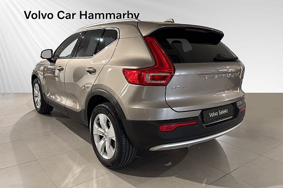 Volvo XC40 4 of 5