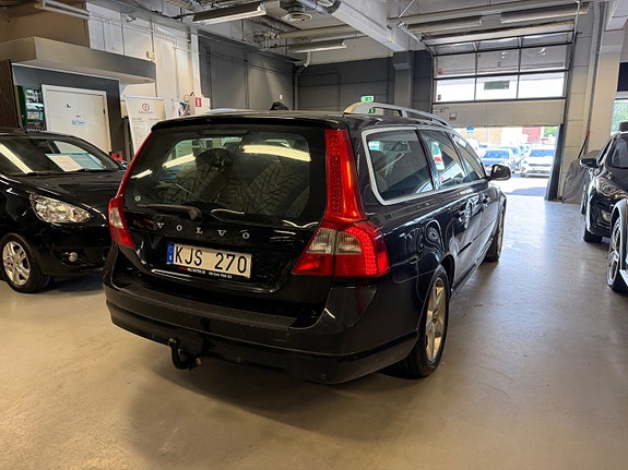 Volvo V70 4 of 5