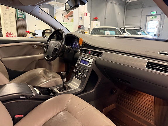 Volvo V70 16 of 21