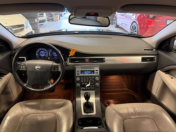 Volvo V70 17 of 21