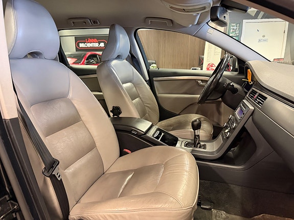 Volvo V70 18 of 21