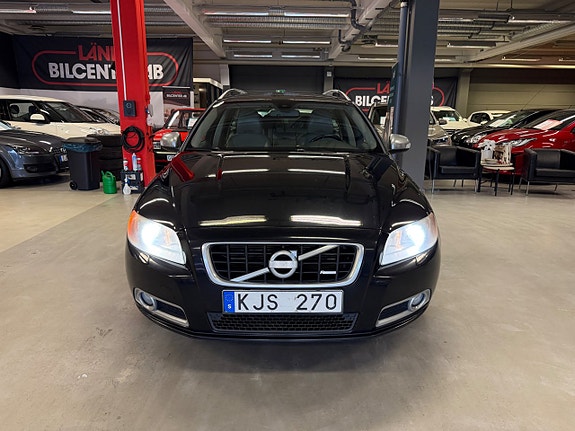 Volvo V70 3 of 21