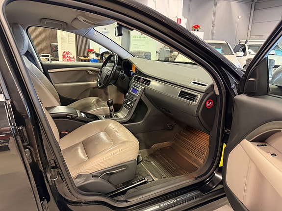 Volvo V70 15 of 21