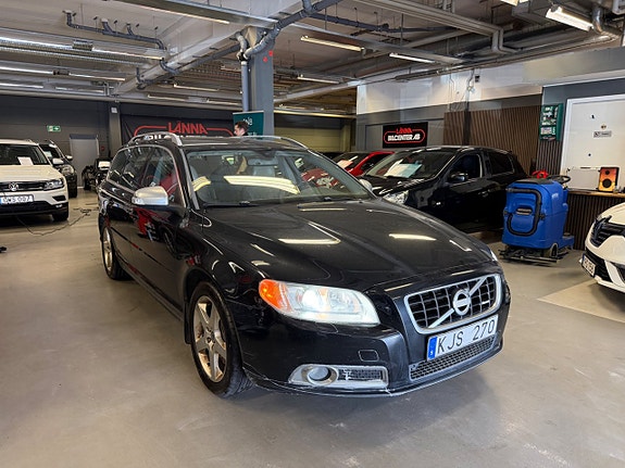 Volvo V70 3 of 5