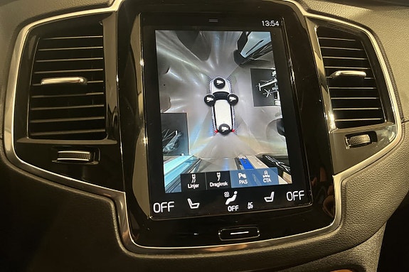 Volvo XC90 18 of 20