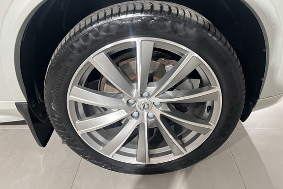 Volvo XC90 12 of 20