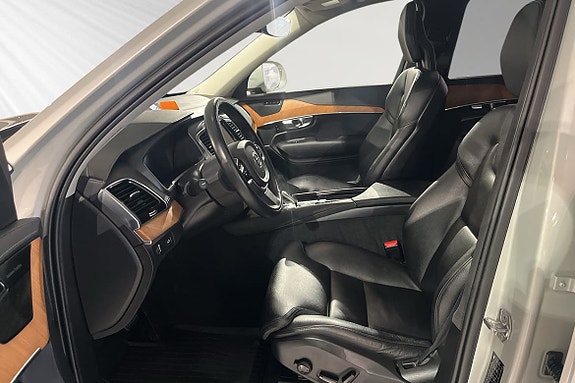 Volvo XC90 7 of 20