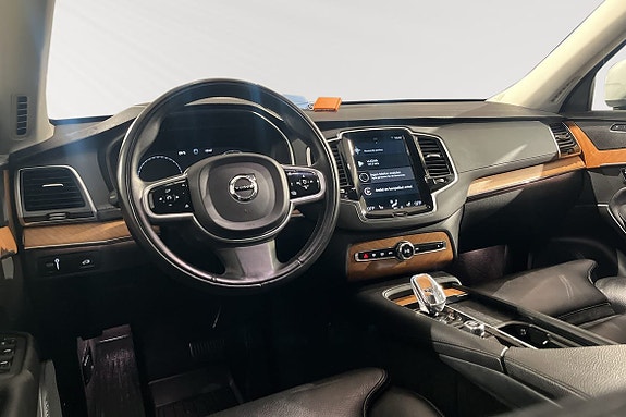 Volvo XC90 9 of 20