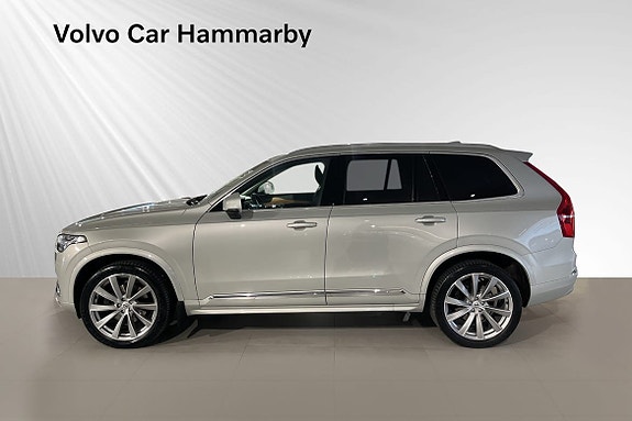 Volvo XC90 3 of 20