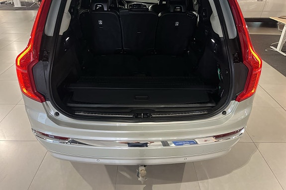 Volvo XC90 13 of 20