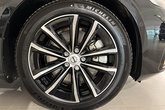 Volvo V60 12 of 16