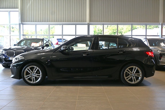 BMW 118i 2 of 5