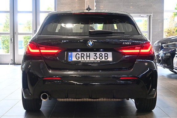 BMW 118i 4 of 5