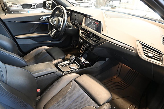 BMW 118i 10 of 22