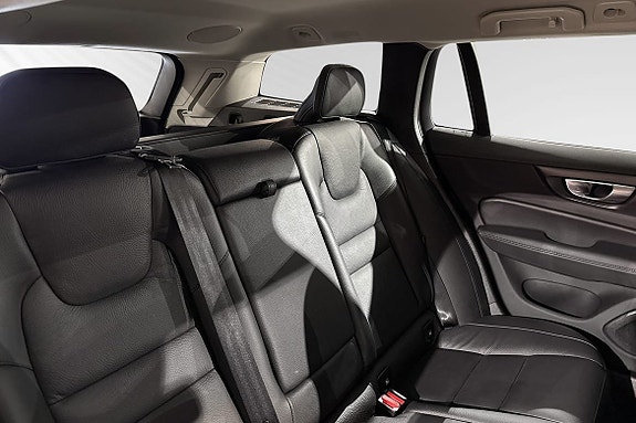 Volvo V60 11 of 16