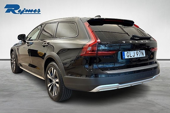 Volvo V90 Cross Country 3 of 21