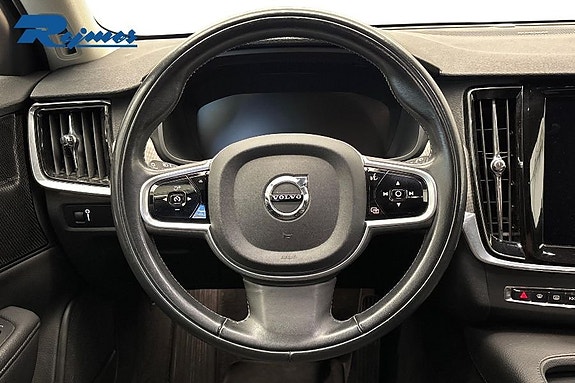 Volvo V90 Cross Country 10 of 21