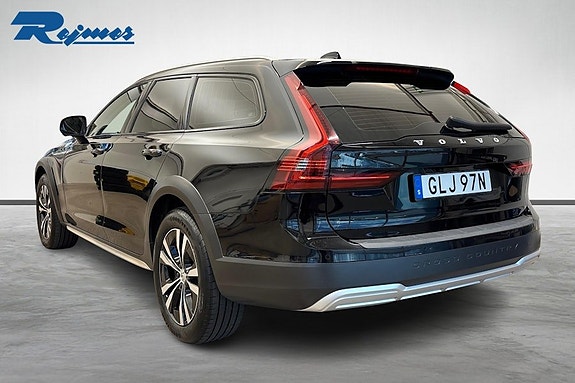 Volvo V90 Cross Country 3 of 21