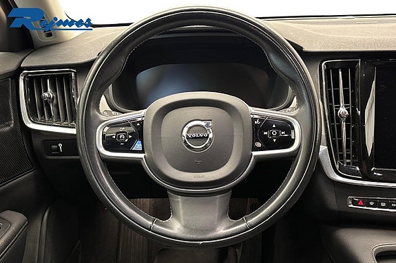 Volvo V90 Cross Country 10 of 21