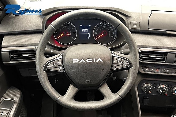 Dacia Sandero 10 of 17