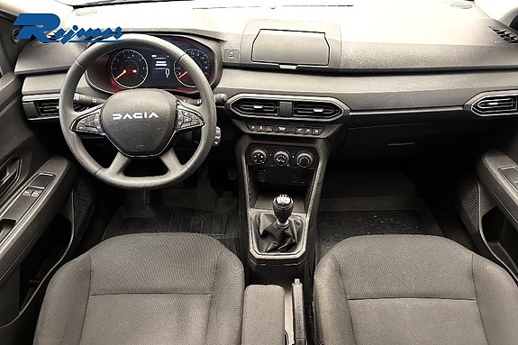 Dacia Sandero 7 of 17