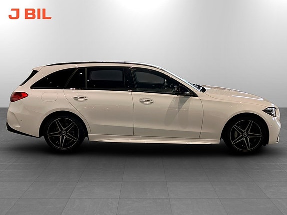 Mercedes-Benz C300 13 of 15