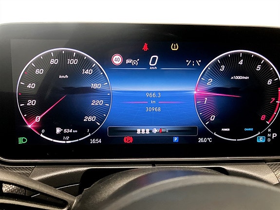 Mercedes-Benz C300 9 of 15