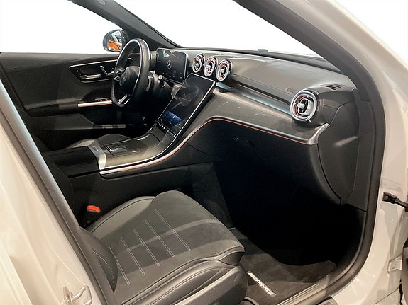 Mercedes-Benz C300 11 of 15