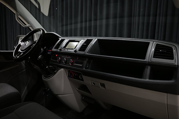 Volkswagen Transporter 26 of 30