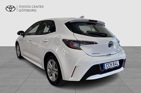 Toyota Corolla 4 of 12