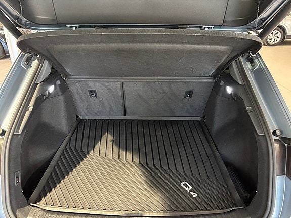 Audi Q4 e-tron 11 of 12