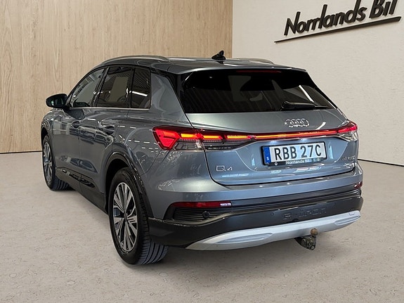 Audi Q4 e-tron 3 of 5