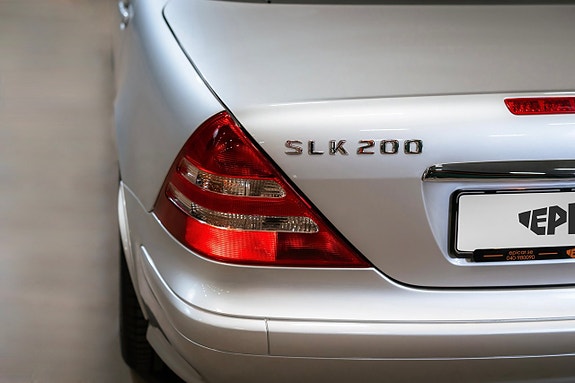 Mercedes-Benz SLK200 11 of 27