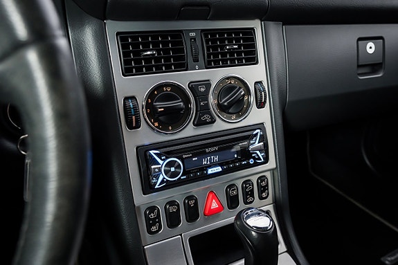 Mercedes-Benz SLK200 17 of 27