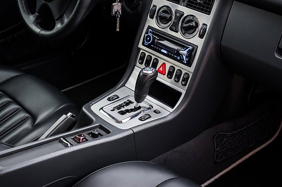 Mercedes-Benz SLK200 26 of 27