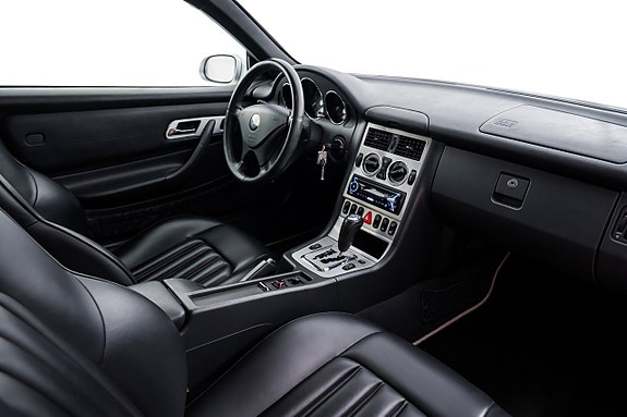 Mercedes-Benz SLK200 24 of 27