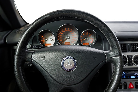Mercedes-Benz SLK200 15 of 27