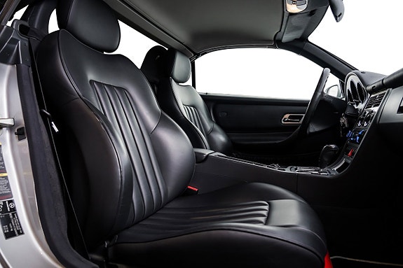 Mercedes-Benz SLK200 22 of 27