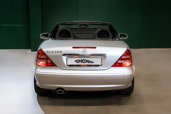 Mercedes-Benz SLK200 8 of 27