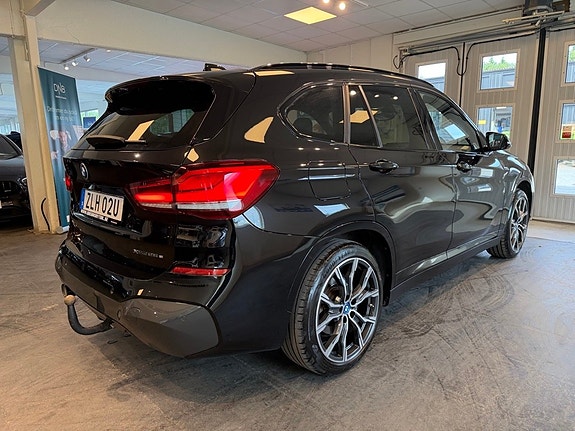 BMW X1 4 of 5