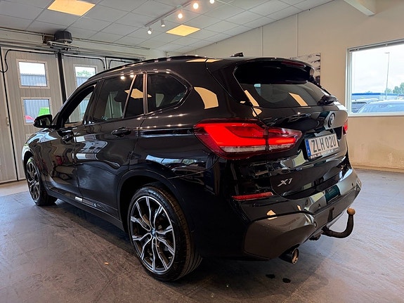 BMW X1 3 of 5