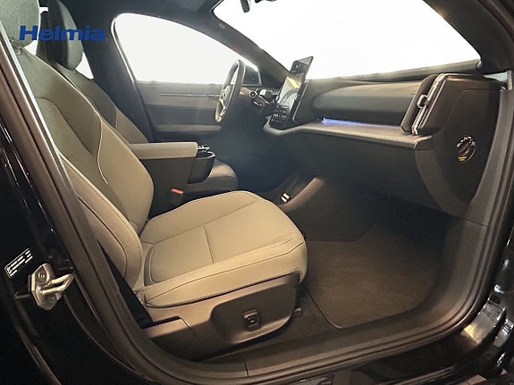 Volvo EX30 16 of 28